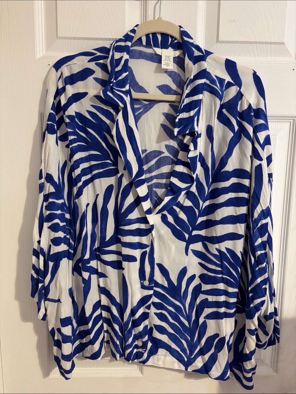 Women's Blue and White Leaf-Print Button-Down Shirt
